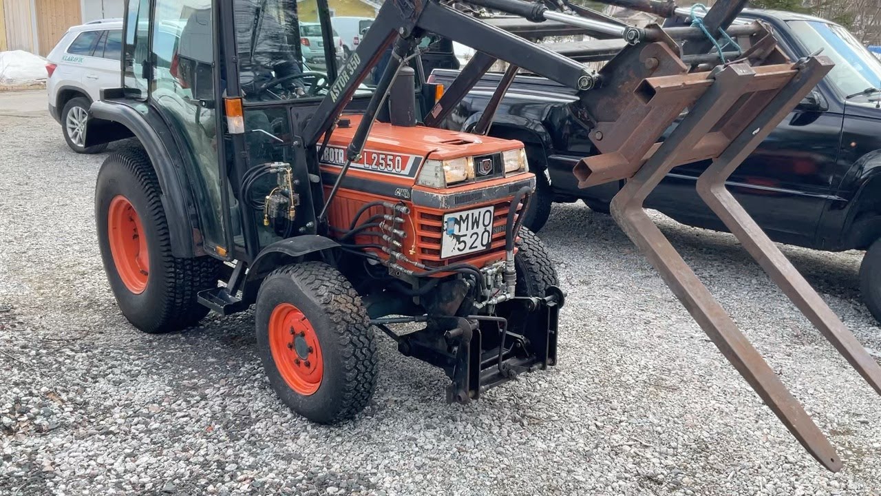 Köp Traktor Kubota L2550 på Klaravik