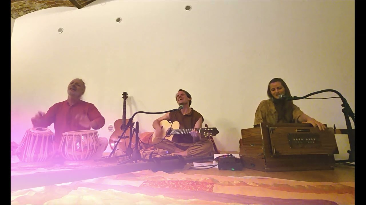 Temple of my heart (Kevin James) - Singing Circle - Elomah & Christian Weiss