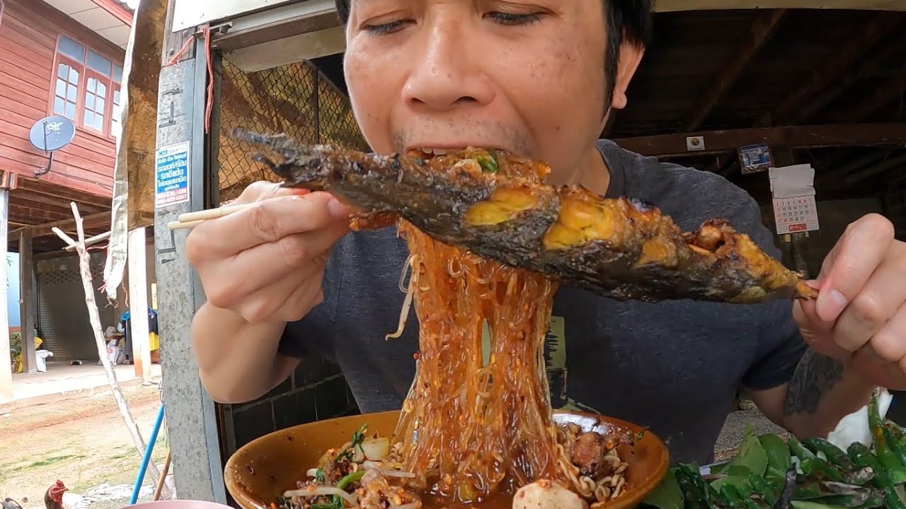 ปลาดุกย่าง ฟรีกากหมู ก๋วยเตี๋ยวยายเชิดวังสามหมอ