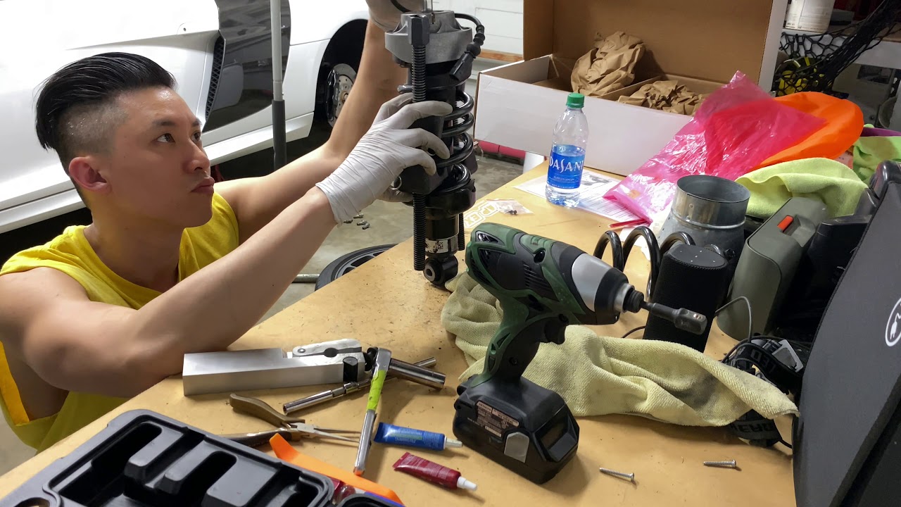 How to lower a Audi R8 on Springs or Coilovers