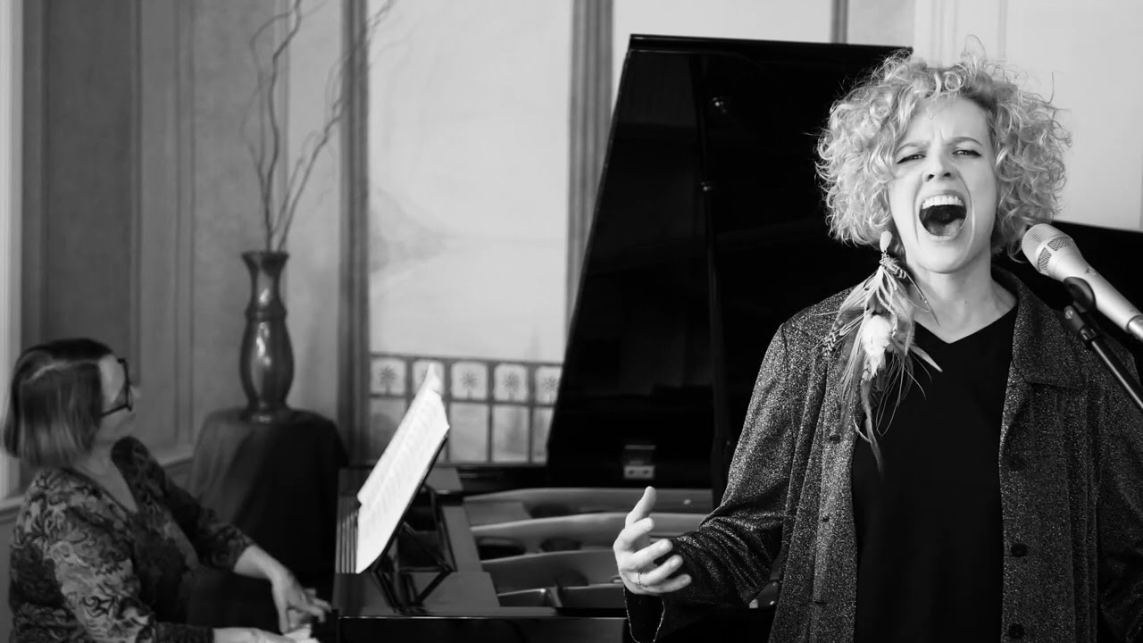 J. Urbaniak, Mogiły Haremu - Karolina Borowczyk / Witosława Frankowska