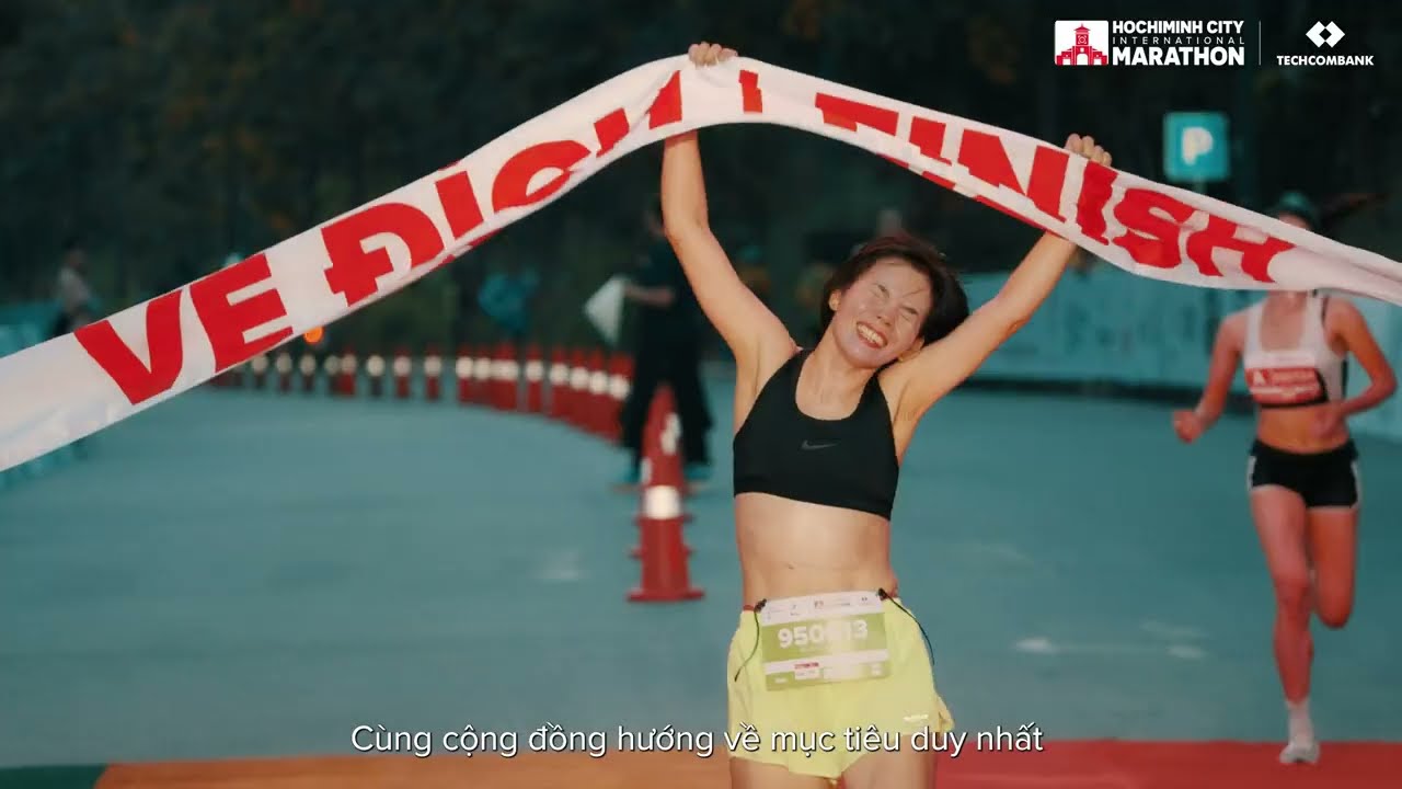GIẢI MARATHON QUỐC TẾ TH&Agrave;NH PHỐ HỒ CH&Iacute; MINH TECHCOMBANK M&Ugrave;A THỨ 8 || BỨT PH&Aacute; GIỚI HẠN ĐỂ SẢI BƯỚC