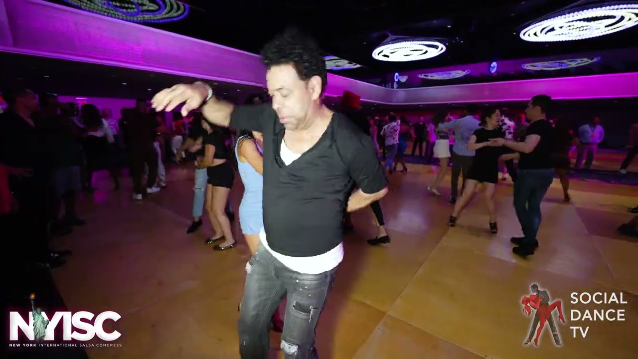 Vittico La Magia & Camila - Salsa social dancing | New York International Salsa Congress 2023