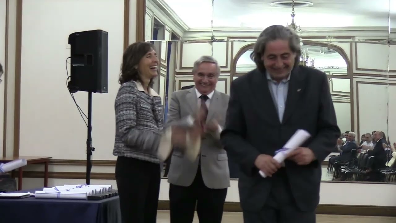 Entrega de diplomas a profesores y profesoras de nuestra Facultad.