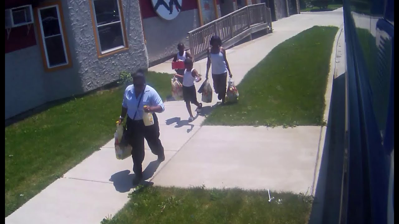 Kindness in 60 Seconds: MCTS Driver Helps Stressed Family Carry Groceries