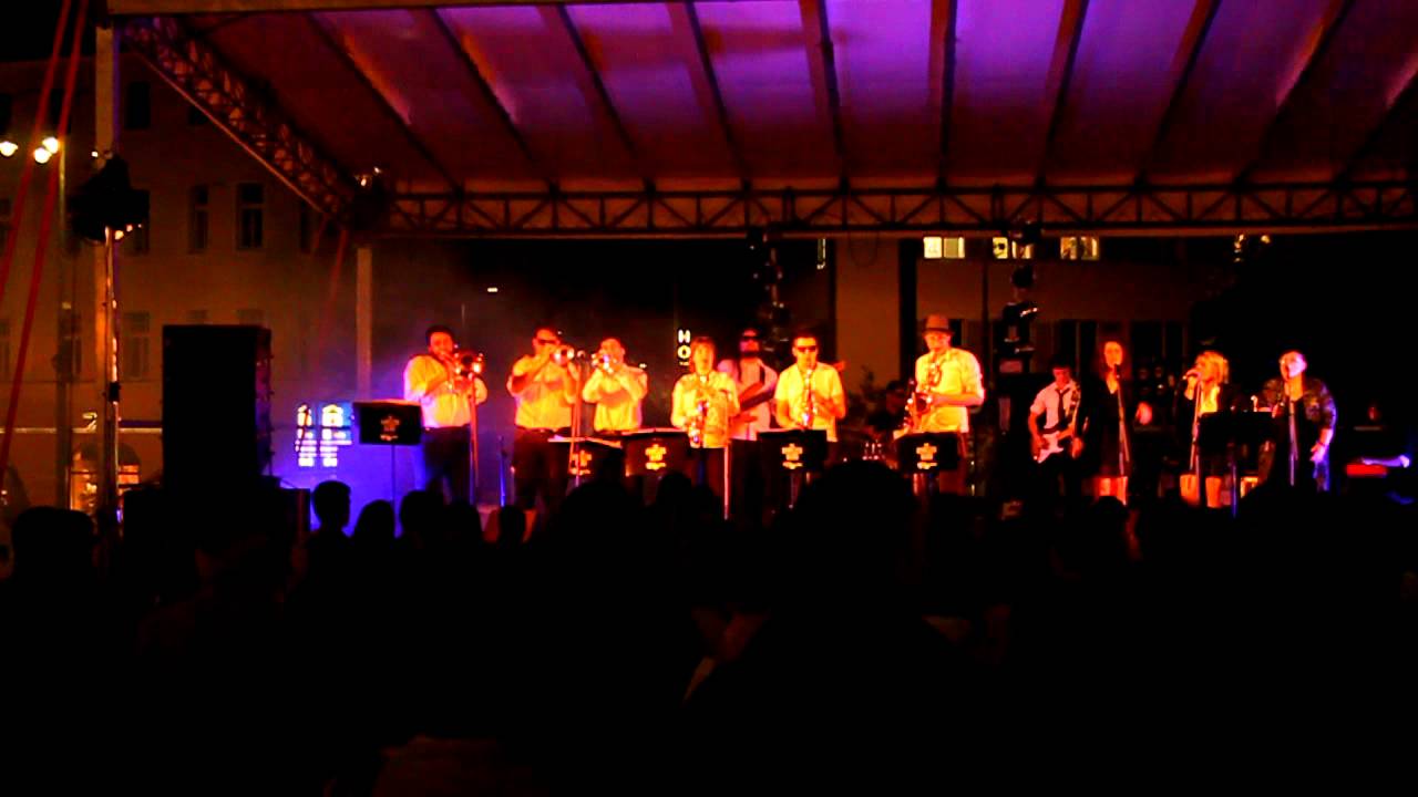 The Homeless Band Live @ ArtMaySound - Walking on sunshine