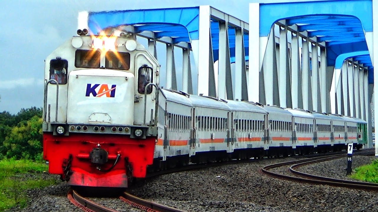 BANYAK KERETA!!! || NONTON KERETA API PAGI DI TIMUR STASIUN KERTOSONO
