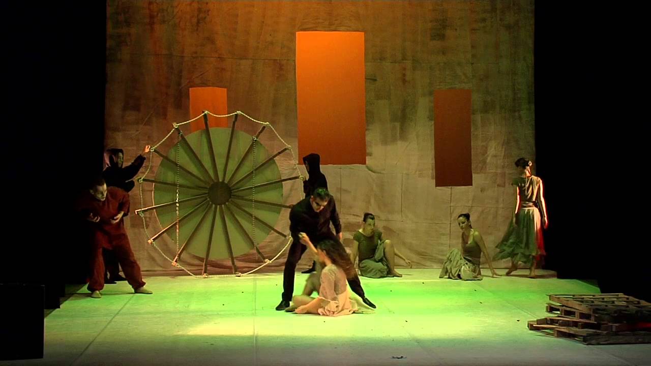 NOTRE DAME DE PARIS - BELLA