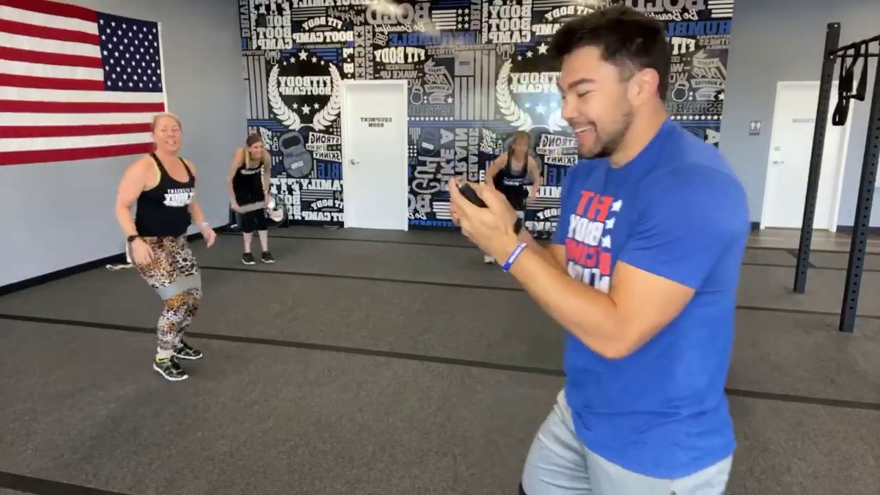 “Booty-licious” at home FBBC Workout!!  🍑🍑