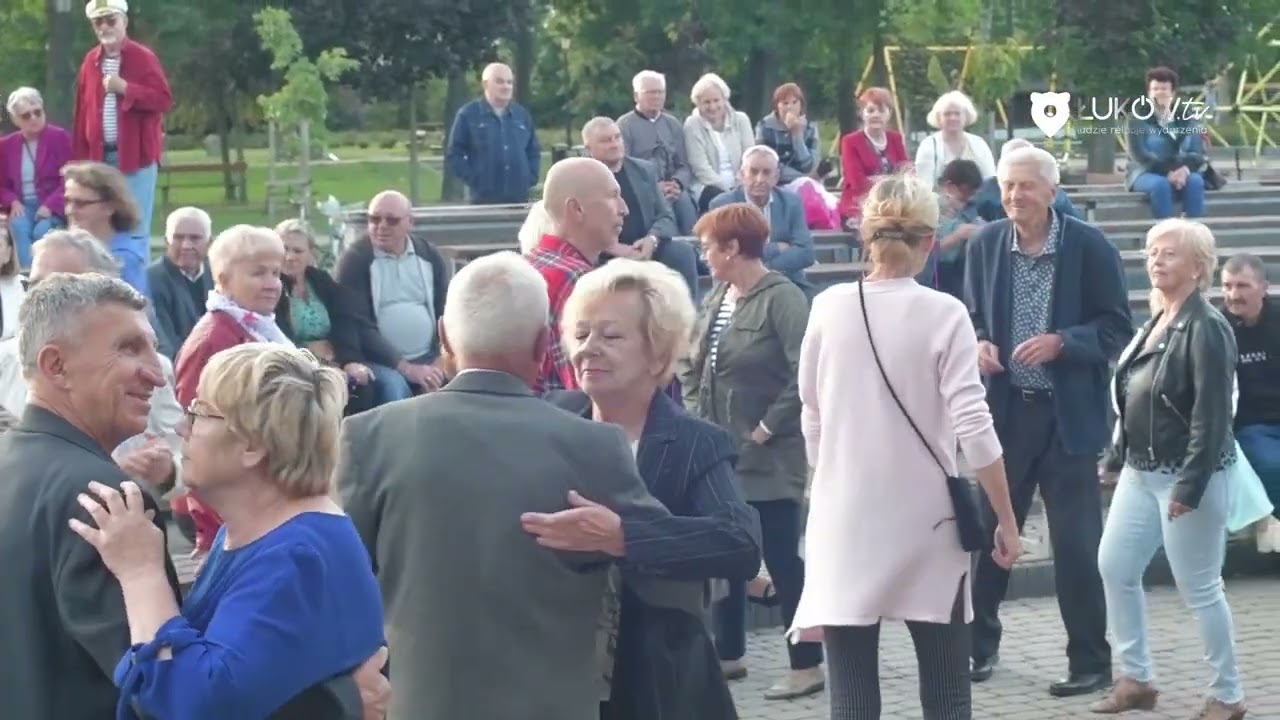 ŁUKÓW. Potańcówka w Parku Miejskim