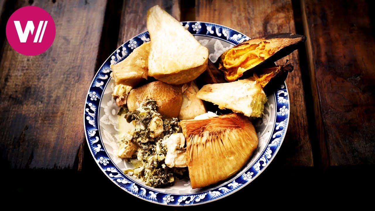 Tahiti - Tabbouleh, papaya salad & chicken fafa from the earth oven | At our Neighbour's Table
