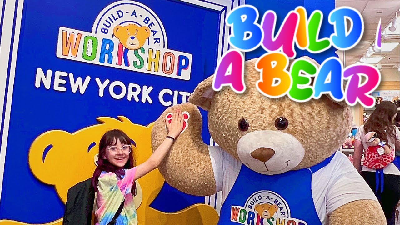 Alyssa crea peluche da Build a Bear a New York 🐸