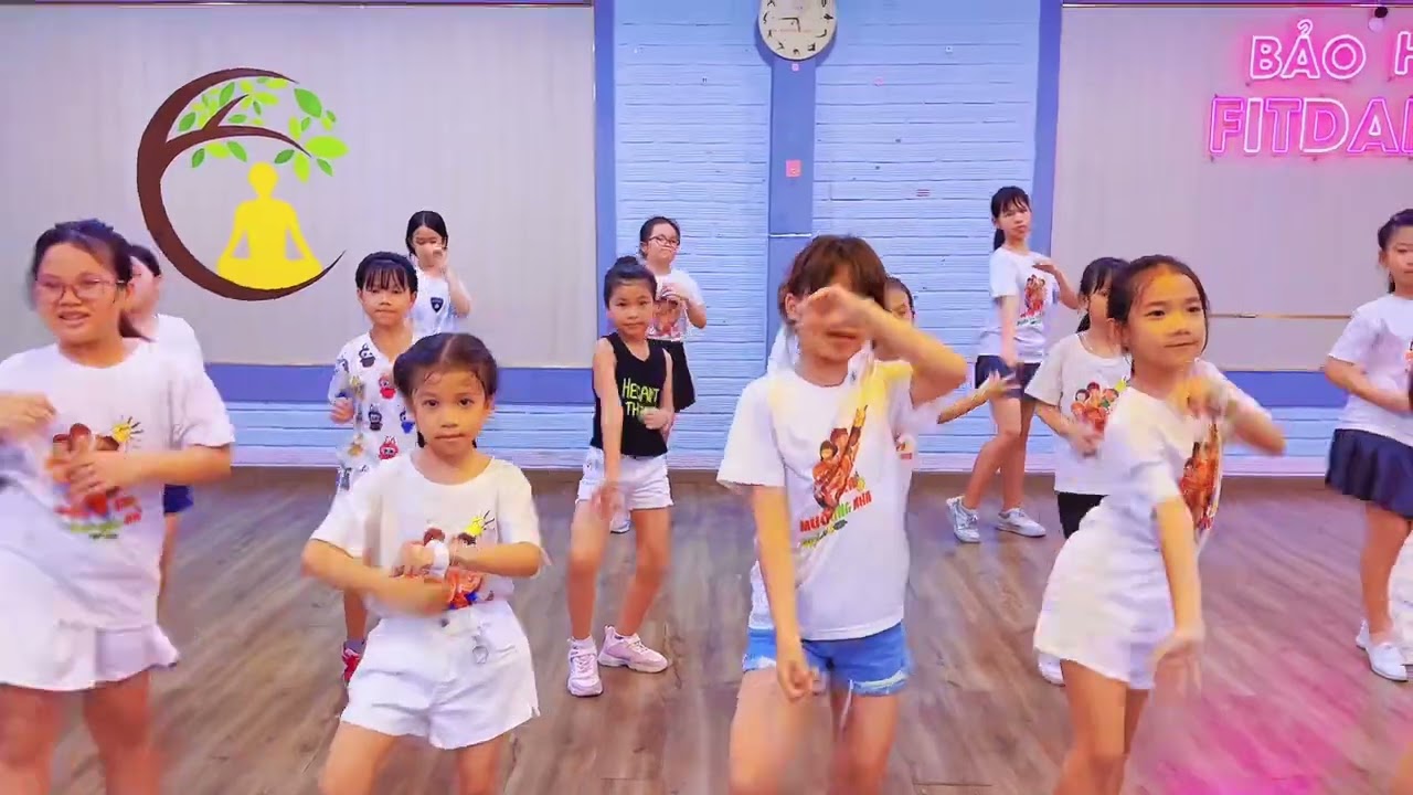 CHỊ UỐNG XÁ XỊ I TIKTOK DANCE I KIDS TREND I BẢO HOÀ DANCE FITNESS