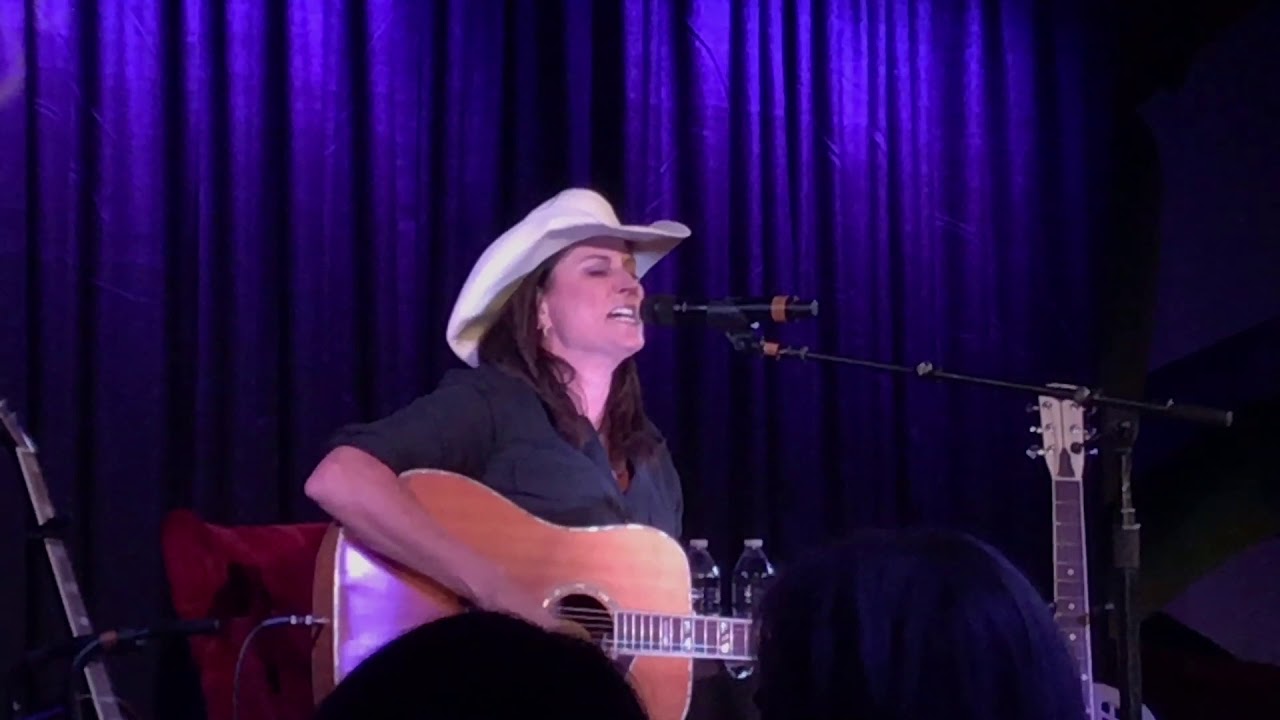 Terri Clark “Three Cigarettes in an Ashtray” Live in MD, 10/4/17