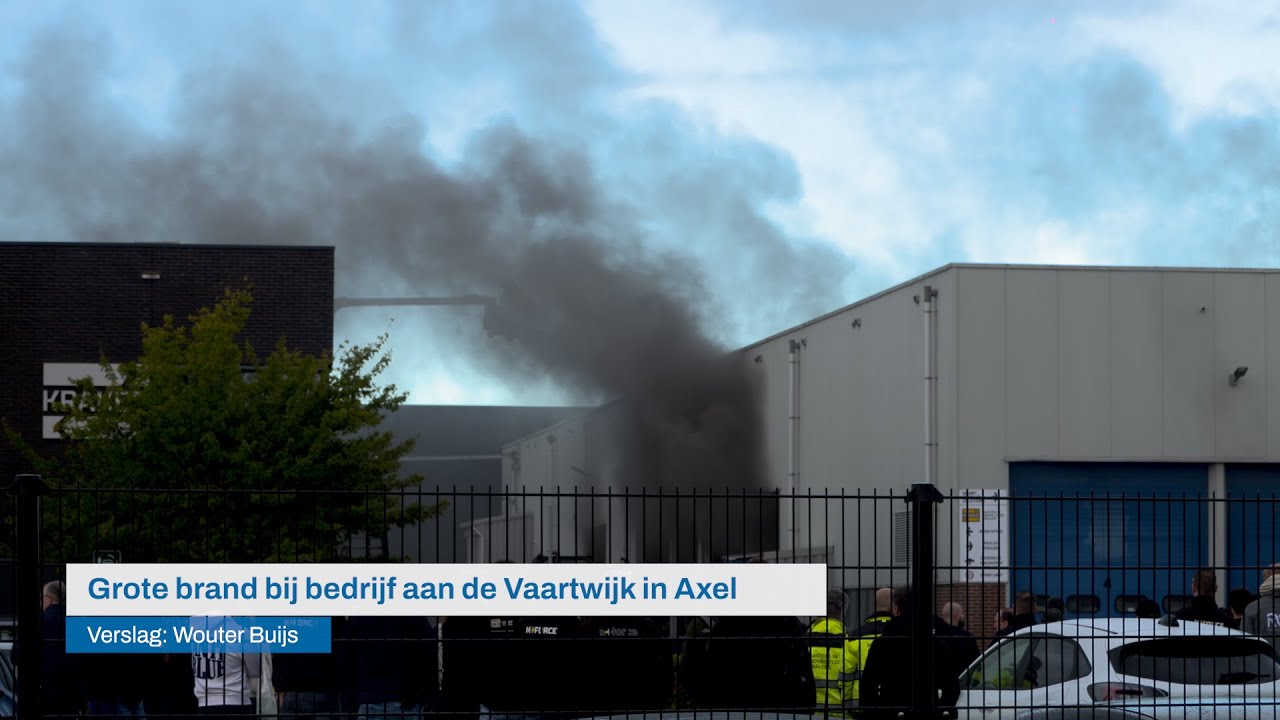 Grote brand bij bedrijf in Axel, meerdere personeelsleden naar ziekenhuis - 112 Nieuws | Omroep ZVL
