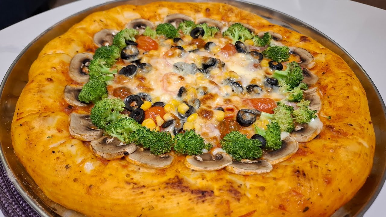 سر البيتزا الأصلية من مطبخك 🍕.هشة ولذيذة وبخطوات سهلة 🧀