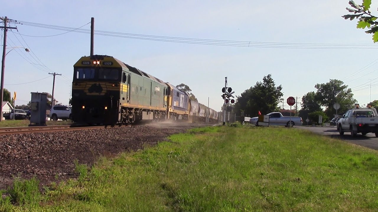 Two trains in one hour in Hamilton Victoria