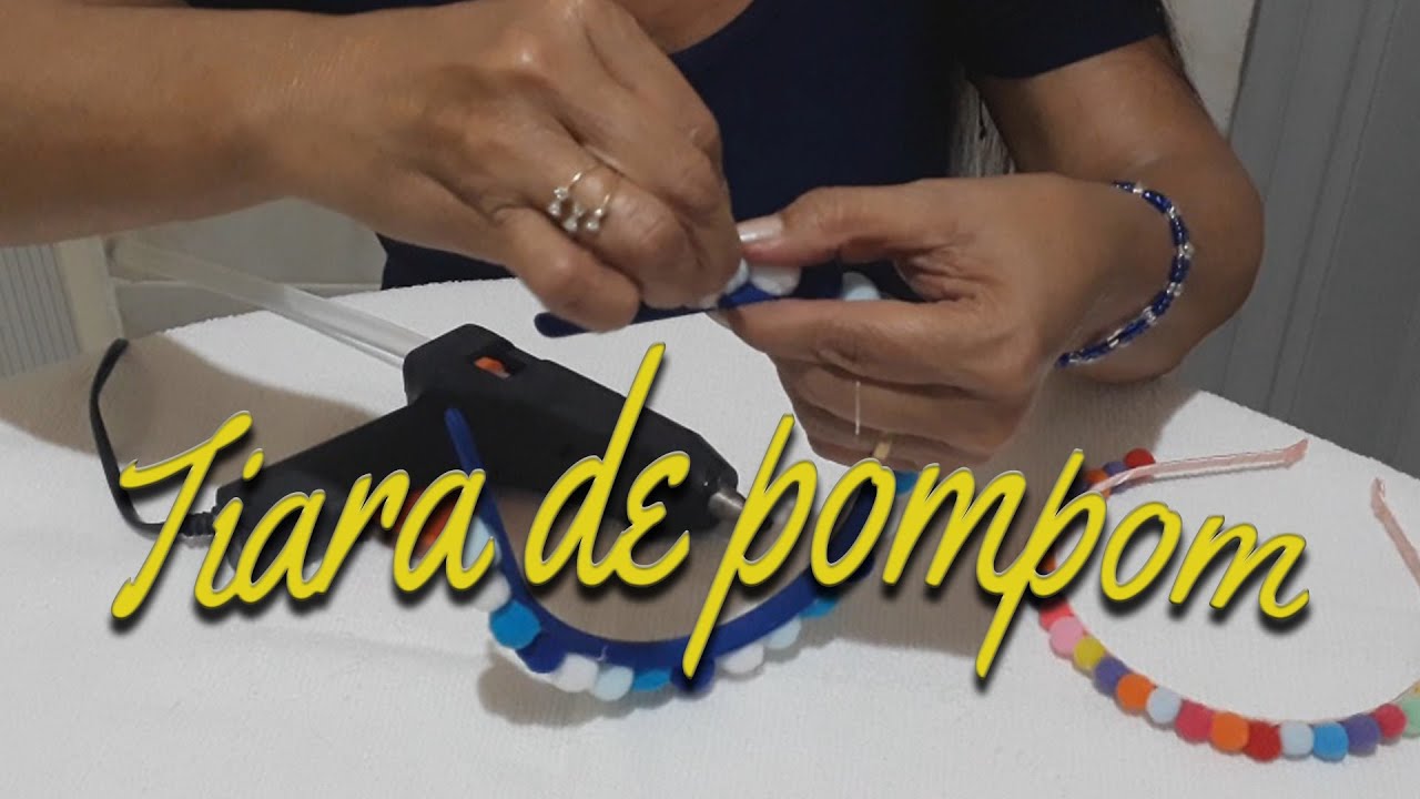 Como fazer: uma tiara de pompom (DIY)
