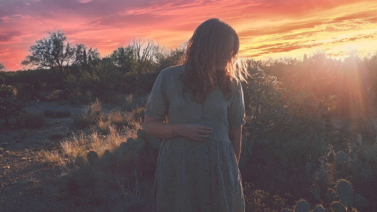 Caroline Spence - The Middle (Official Audio)