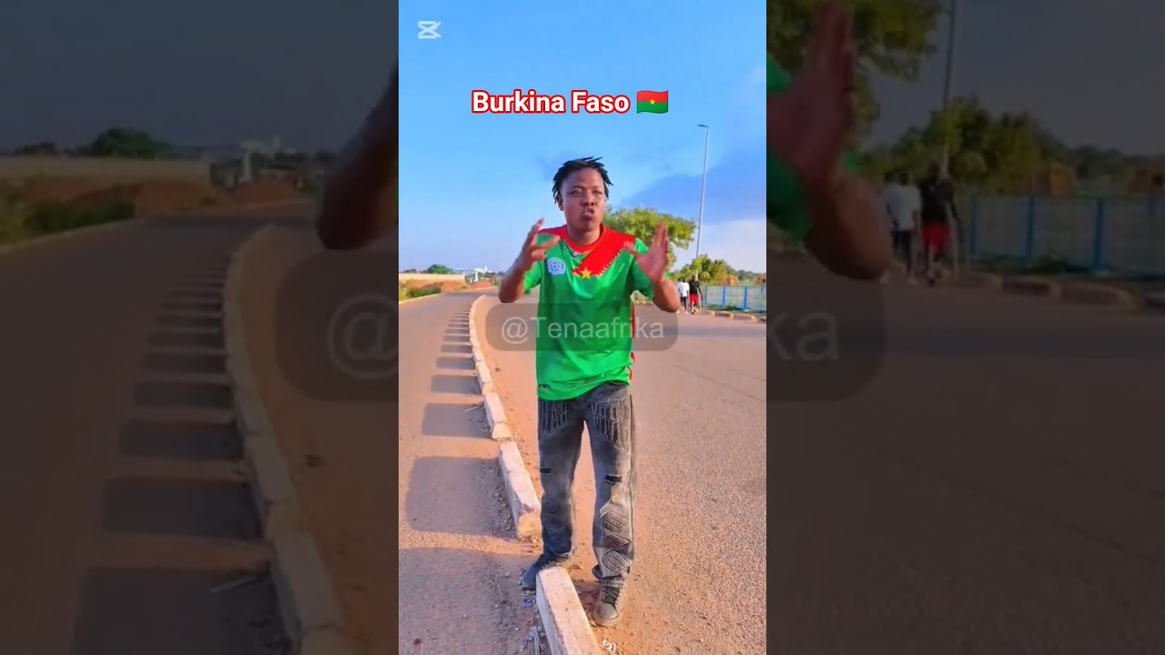Burkina Faso&rsquo;s New Roads: Best Way to Divide Cars and Bikes?