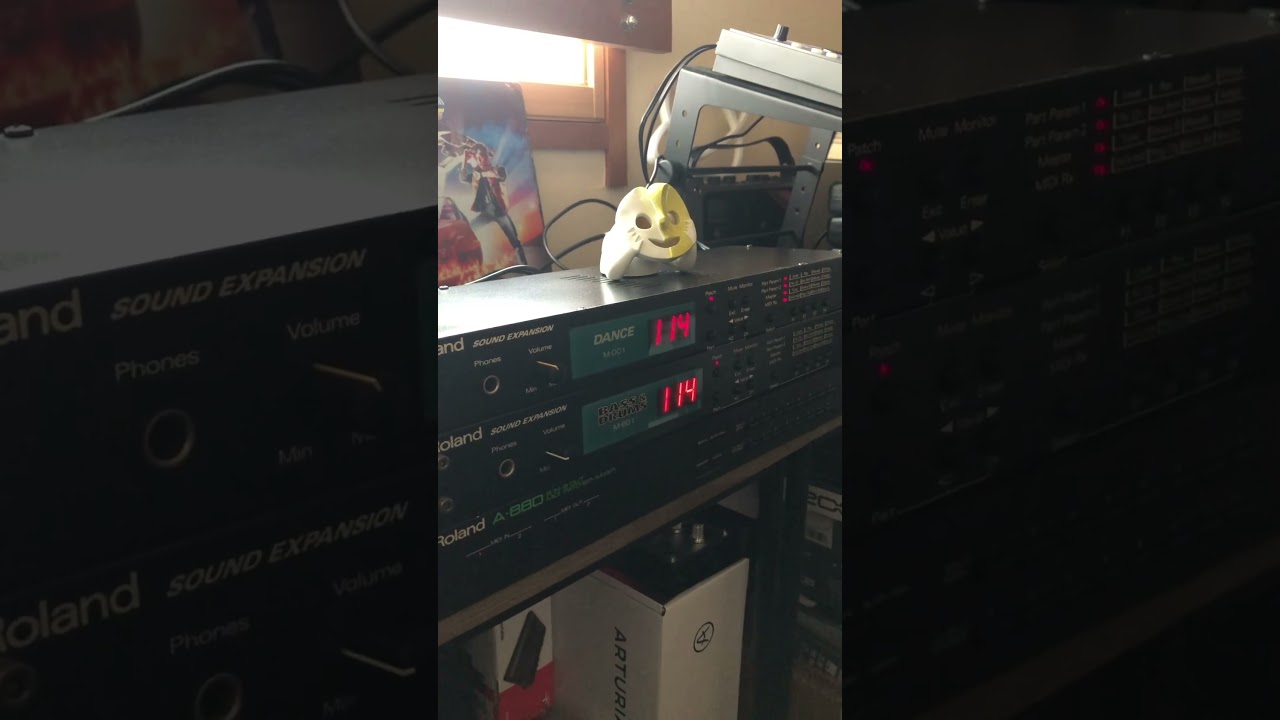 Roland M-DC1 Dance (demo play2)