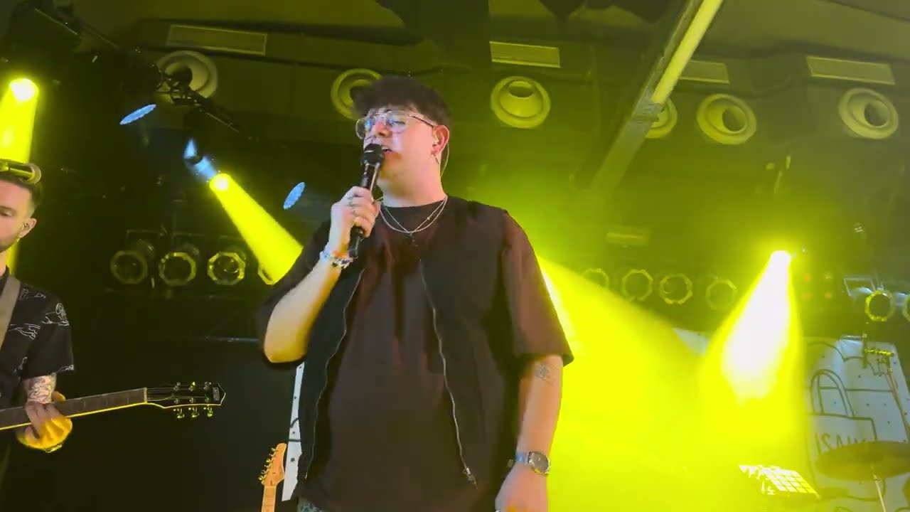 Isaak - Paper Plane (live @ Musikzentrum Hannover)