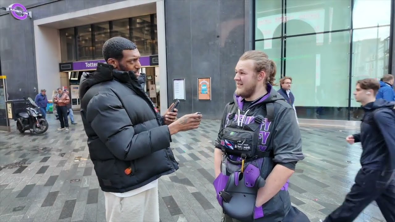 Stickywivit Say It The Mic : Valentine's Edition Oxford Circus Part 2