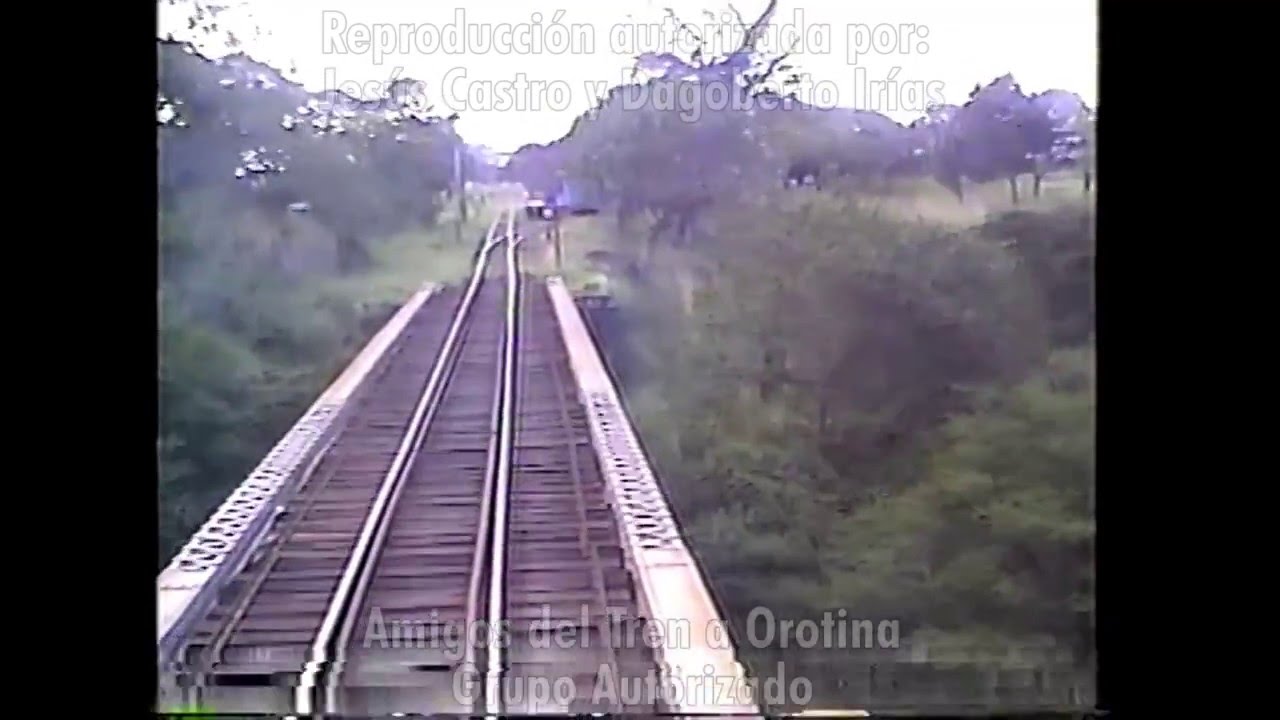Año 1993. Cruzando con la Alstom 140 el puente sobre el Río Ciruelas en Alajuela