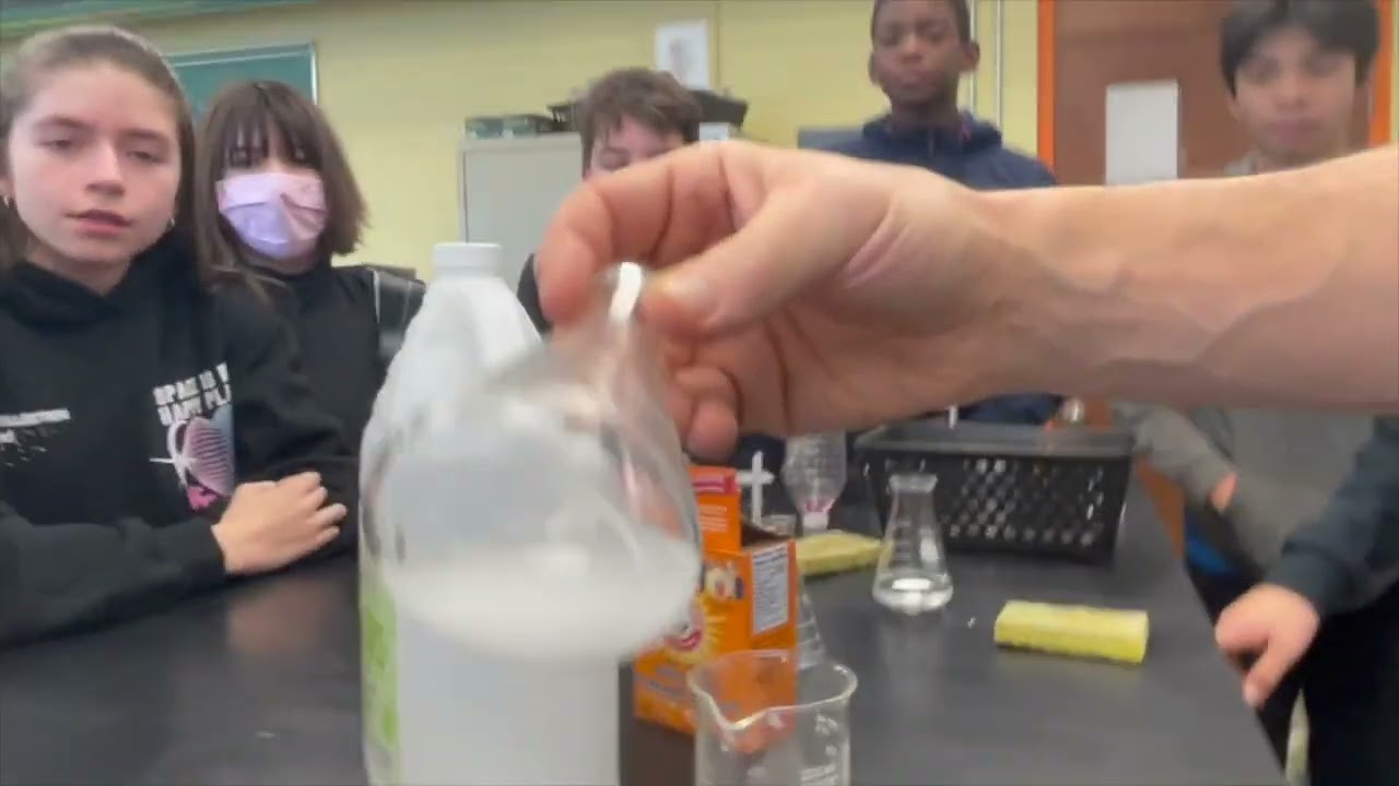 Réaction du vinaigre et du bicarbonate (expérience & Modélisation)