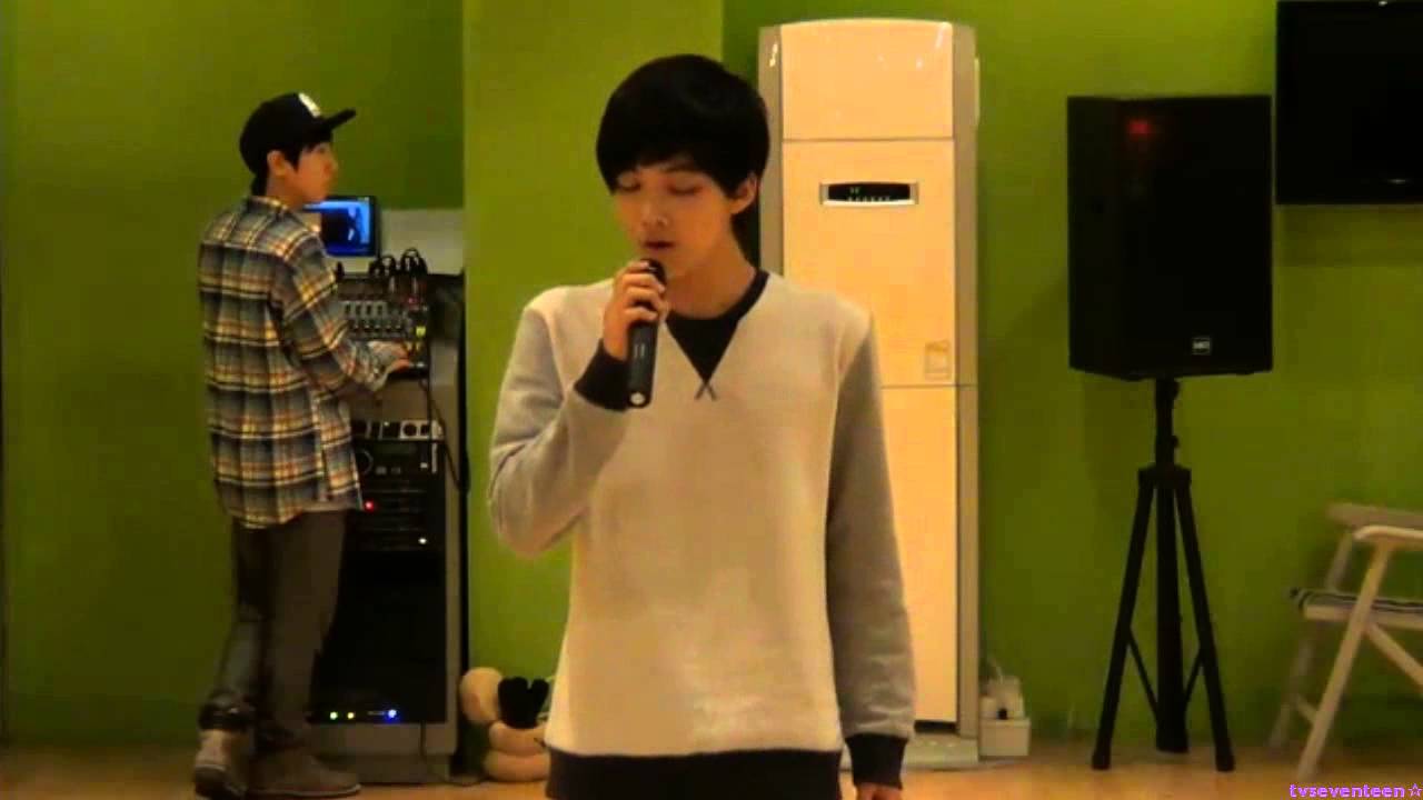131011 SEVENTEEN TV Junghan's Performance of  사랑인걸 by Mose