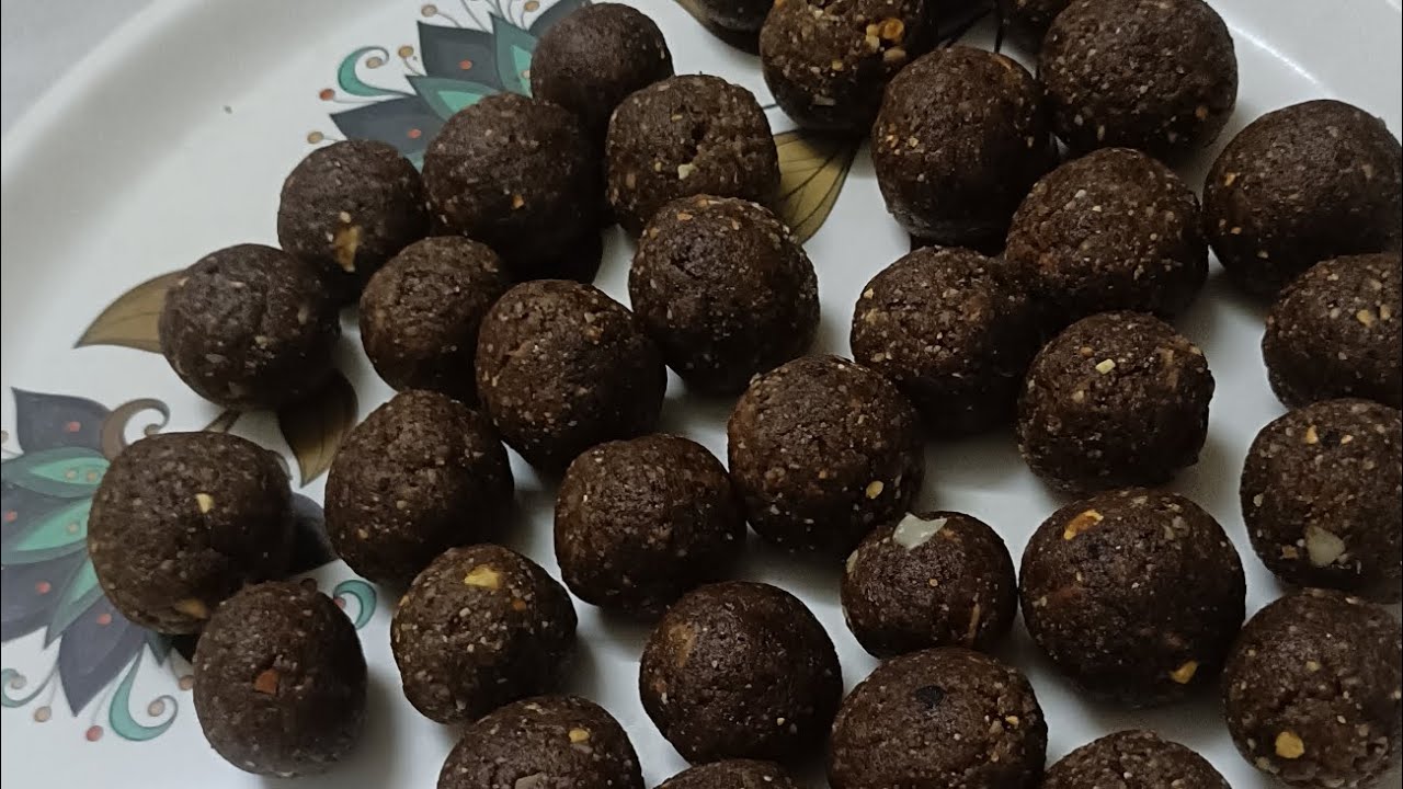 Sattu nachni che laddu helthy testy yummy 😋👍