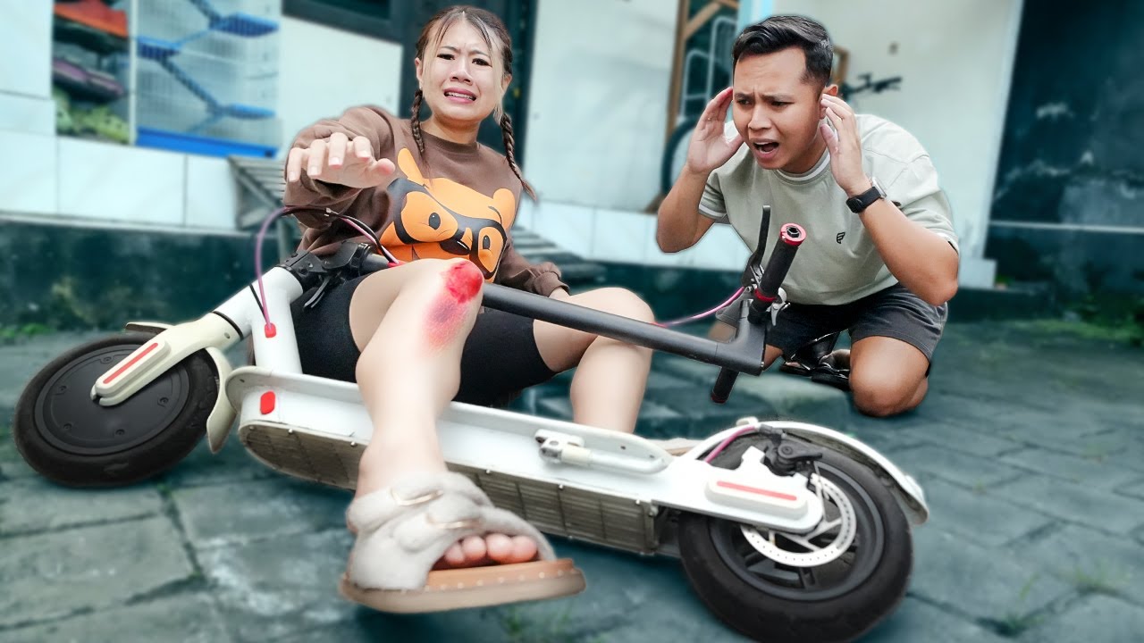 JATUH DARI SKUTER!! KAKI ELVINA TERLUKA, ZAINAL LANGSUNG PANIK!!
