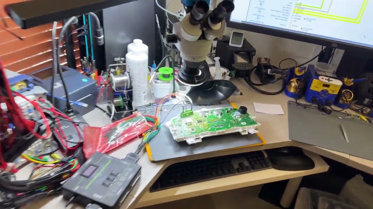 2007  Land Rover LR3 Instrument cluster intermittent test and repair process for German Silva in SC.