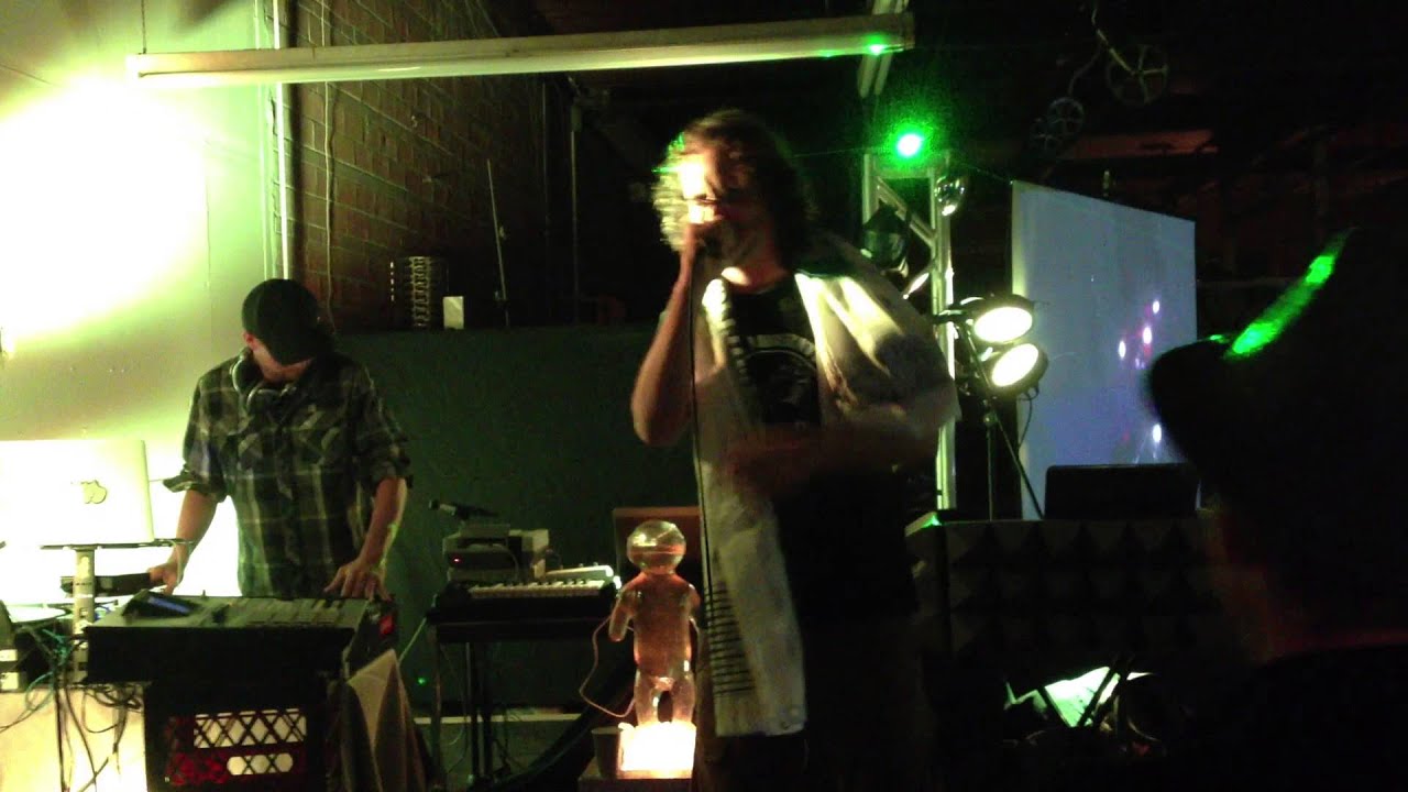 ONEOFUS feat DJ Metronome - Know More Grow More Live