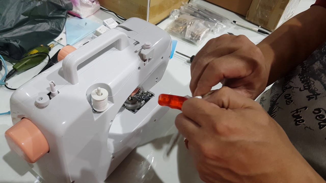 芳華 508 家用縫紉機 維修試調實況（故障問題：底線不上、勾盤會撞針）影片時間很長，一刀未剪，請耐心觀看 20190628