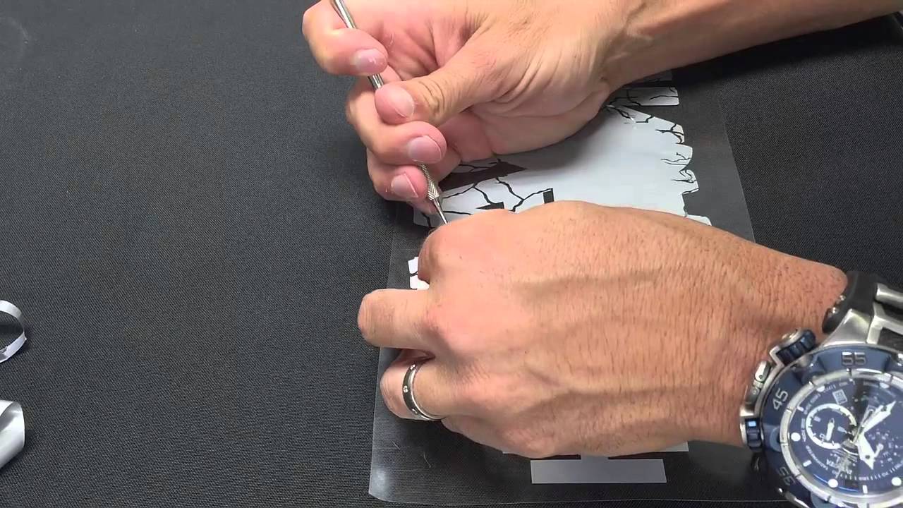Creating a Cracked Distressed look with Heat Transfer Vinyl and a Vinyl Cutter on a Shirt