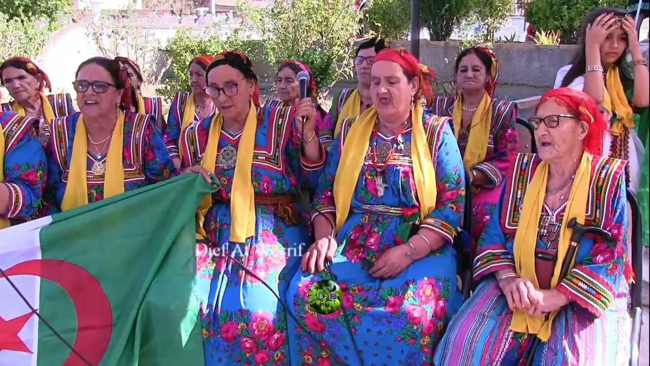 Chant traditionnel par les braves femmes de  Takoucht : Ay aḍu huz i kirruc