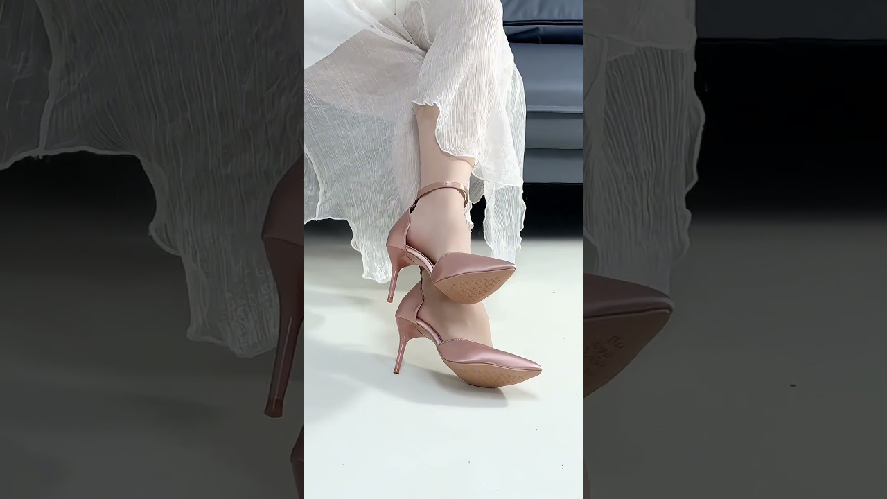 High heels, stockings, and foot enthusiasts#feet #high heels #stockings#high #shoes