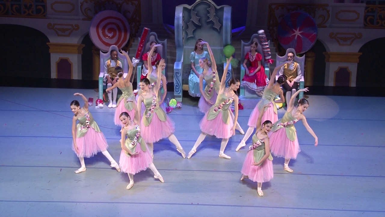 17 Waltz of the Flower
