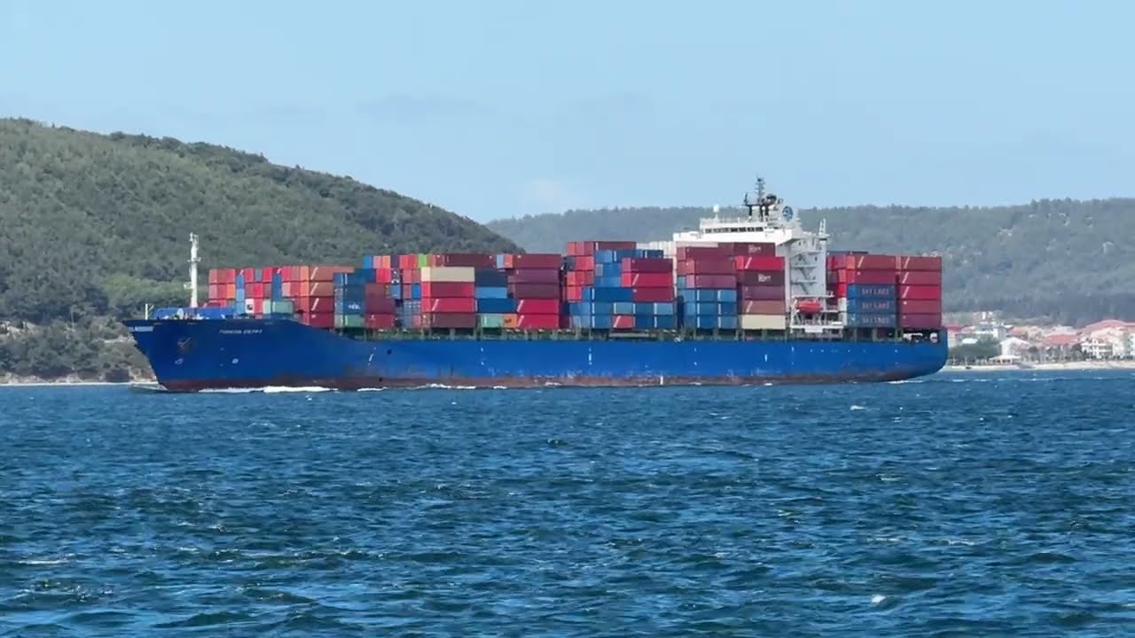 Containerschiff TURKON EGYPT in der Meerenge der Dardanellen (T&uuml;rkei)
