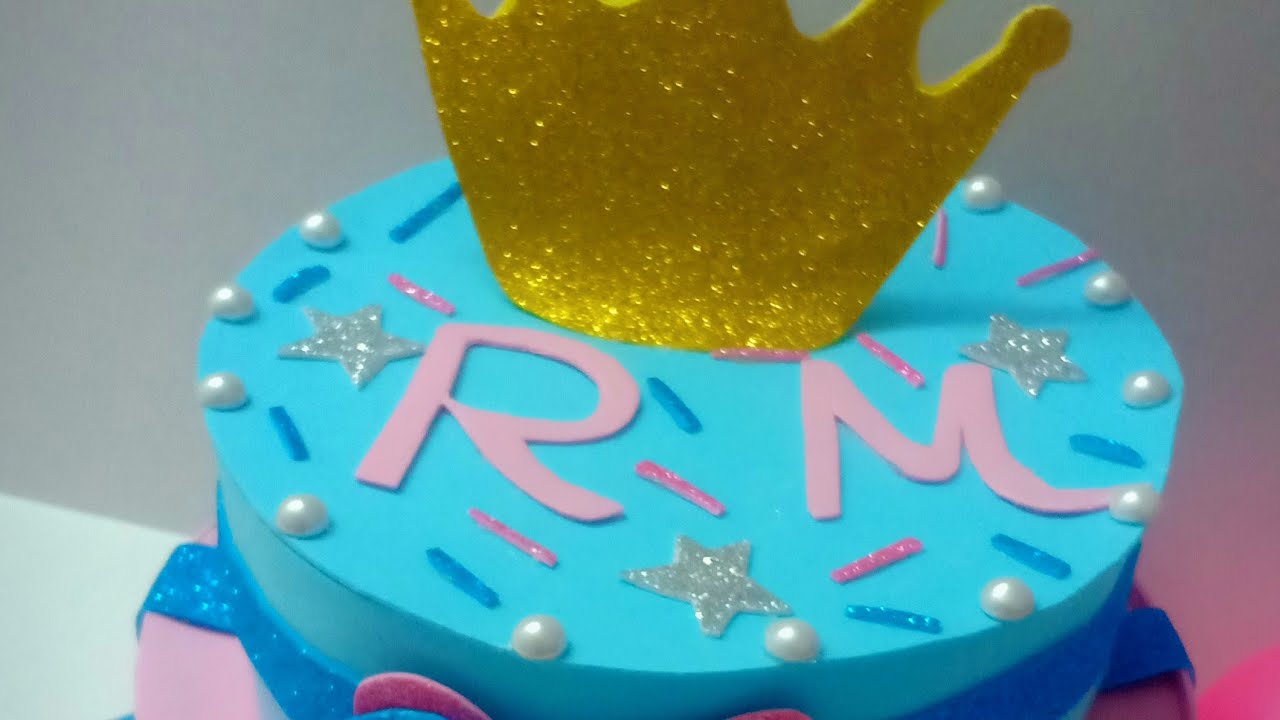 فكره سهله وبسيطه لتزيين طاولة العيد ميلاد 🎉طريقه عمل تورتة بالفوم 🎂🍰
