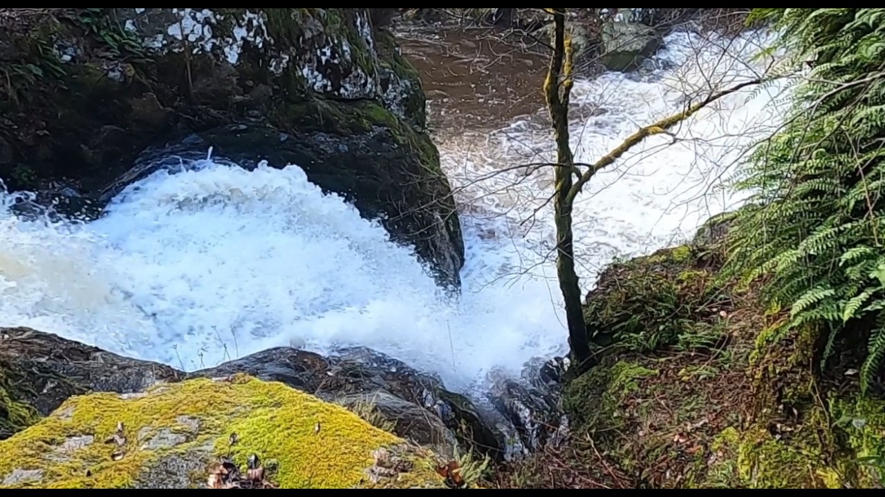 Le saut du Bezan - Commune de Merle-Leignec -