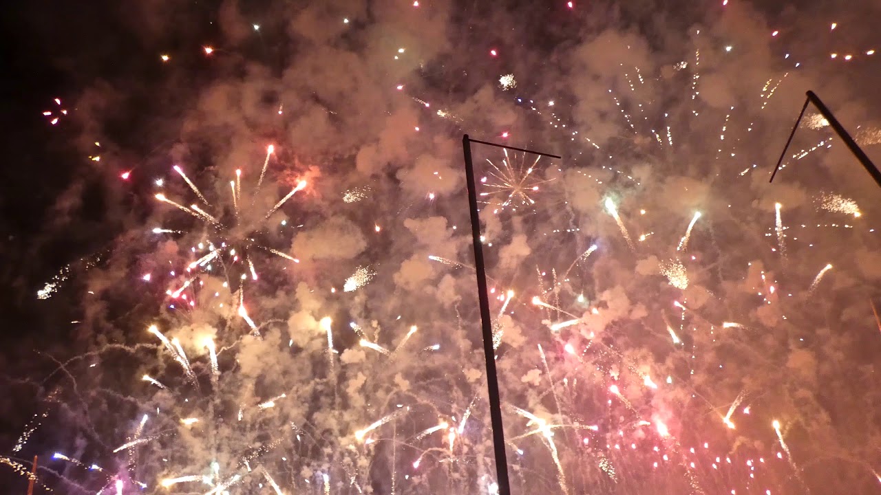 Пиротехническое шоу в Валенсии.Fallas  2018. Mascletà Vertical 2018  Valencia