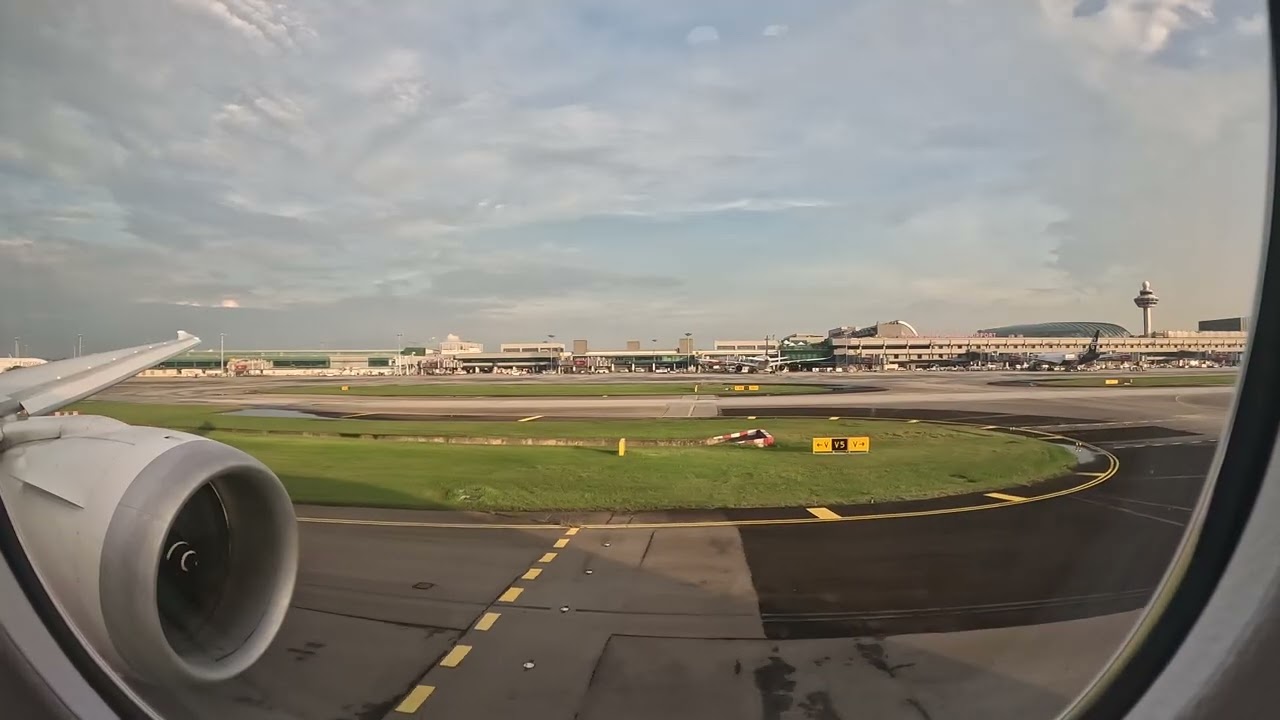 Singapore Airlines B787-10 SQ851 Landing in Singapore
