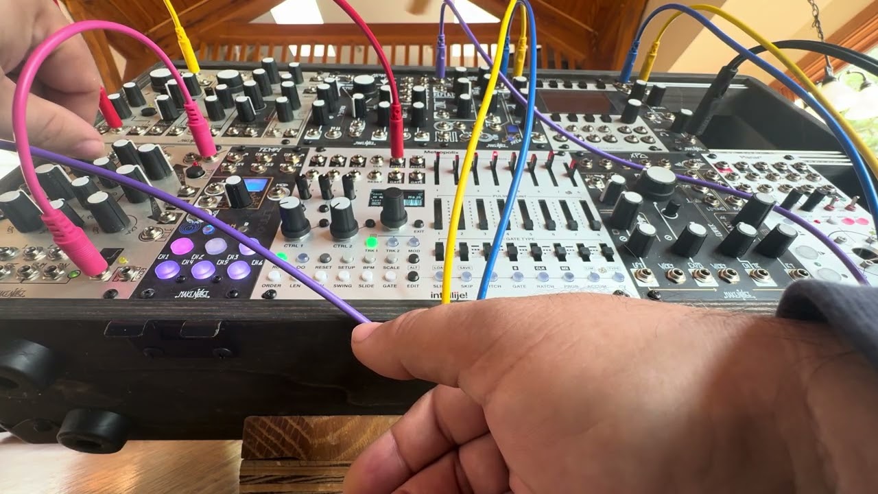 The Making of A Noisy Modular Synth Patch