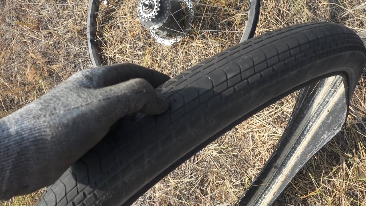 Tubeless for Cycle Touring? Kazakhstan Desert Puncture at 4500km!