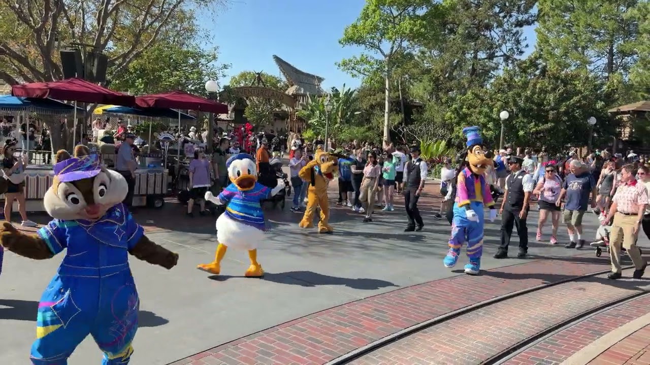 The Disneyland Marching Band 4K | Mickey Minnie Donald Goofy