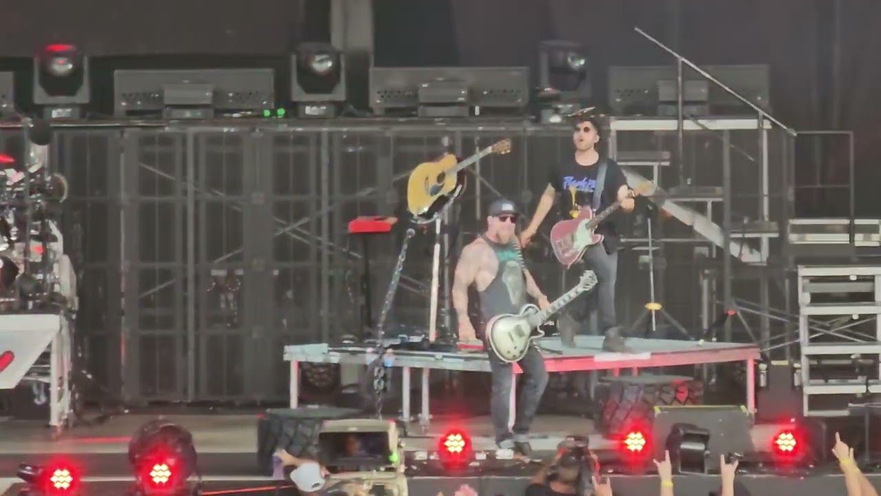 Brantley Gilbert - Kick It In The Sticks: Tampa, FL July 29, 2023