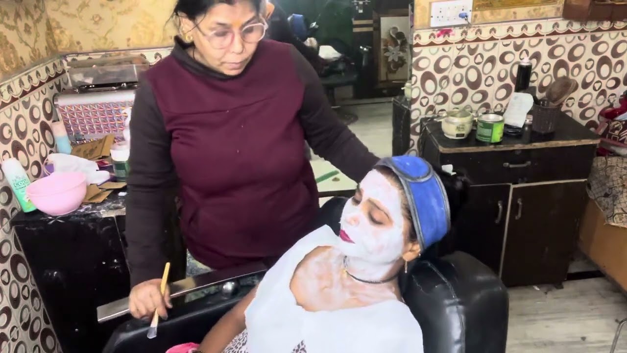 Bleach kaise Lagte? #makeup-artist #video #makeover #trending #viral #Short 7678495652 on first call