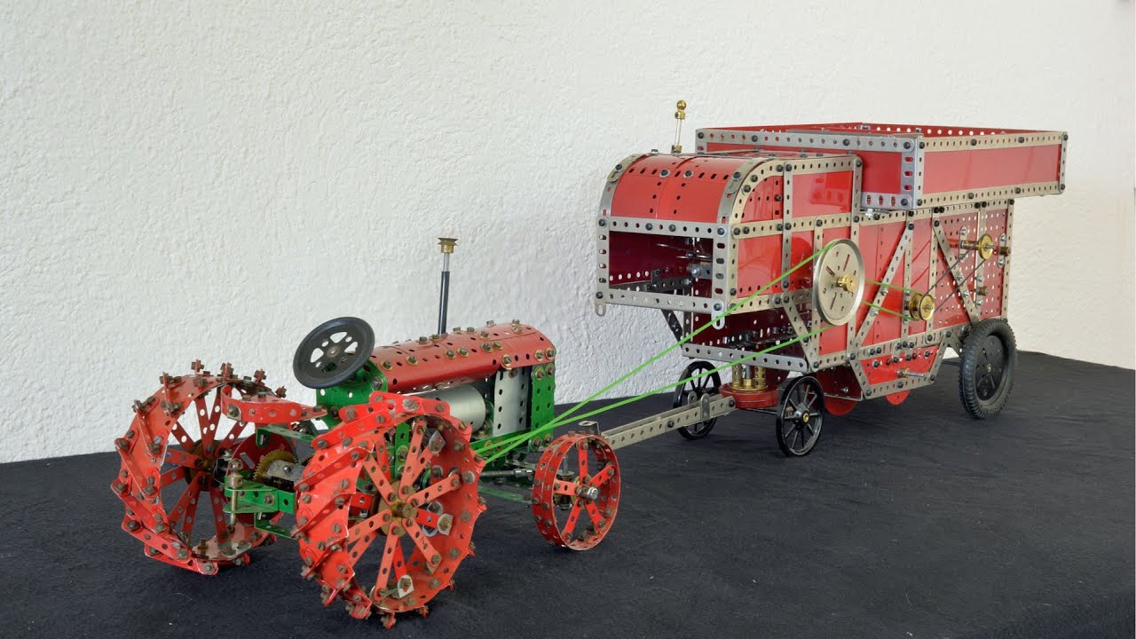 Meccano threshing machine and tractor